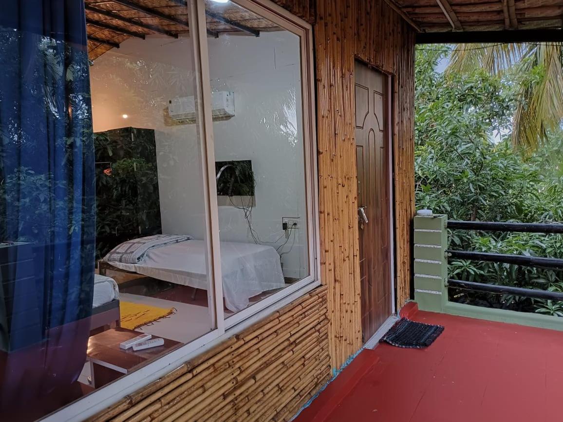 Lotus Riya Home Stay Хампі Екстер'єр фото