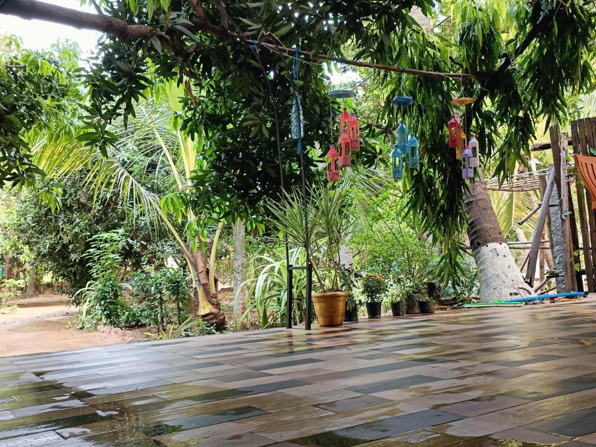 Lotus Riya Home Stay Хампі Екстер'єр фото