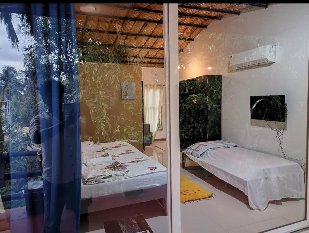Lotus Riya Home Stay Хампі Номер фото